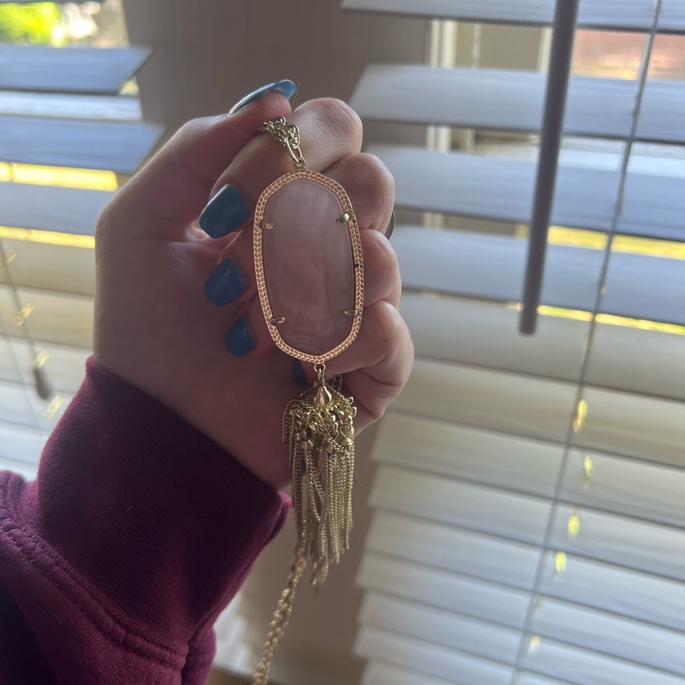 Kendra Scott rose quartz gold Pendant Necklace